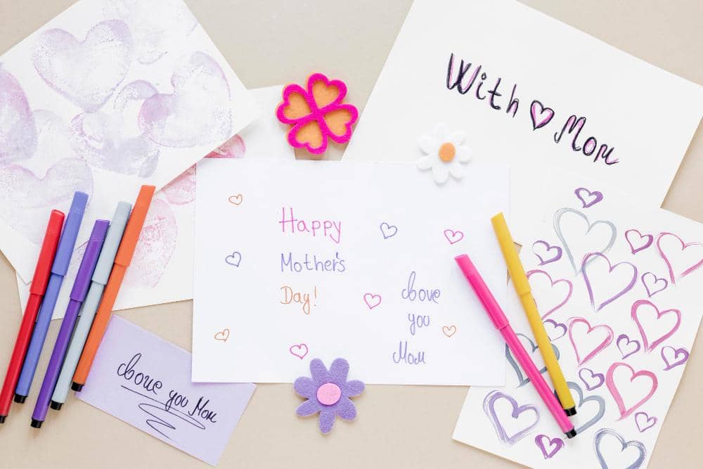 ilustrasi membuat kartu ucapan hari ibu