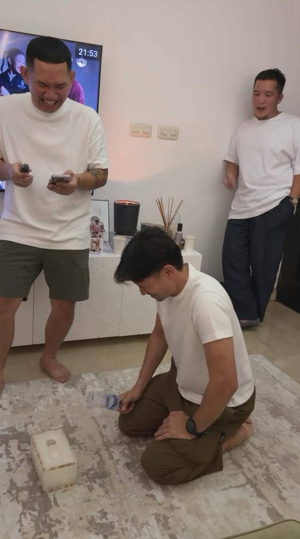 perayaan Natal Marlene Hariman (instagram.com/keanuagl)