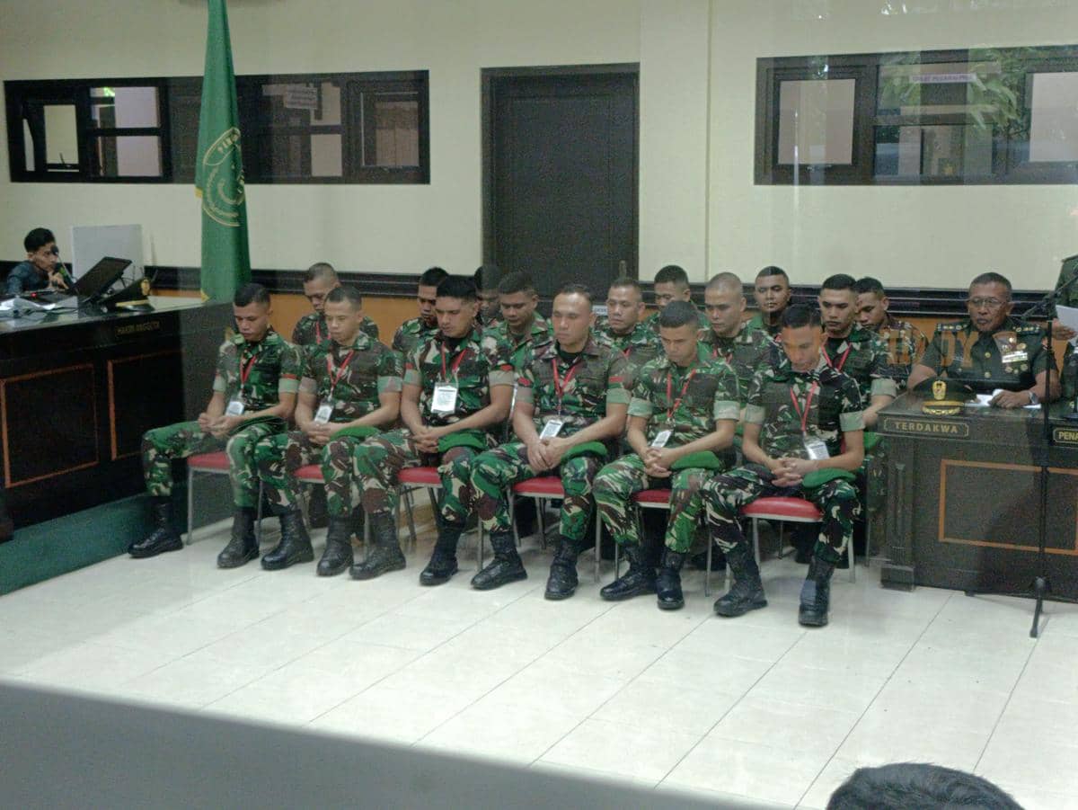 Para terdakwa penganiaya Prada Lucky dalam sidang pleidoi. (IDN Times/Putra Bali Mula)