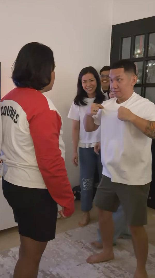 perayaan Natal Marlene Hariman (instagram.com/keanuagl)