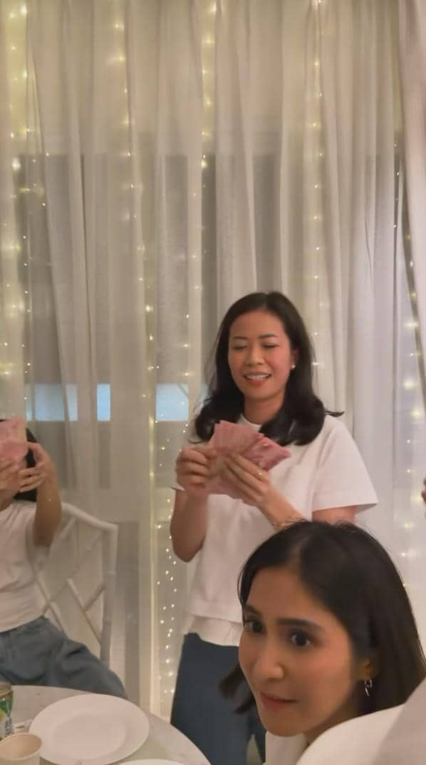 perayaan Natal Marlene Hariman (instagram.com/keanuagl)