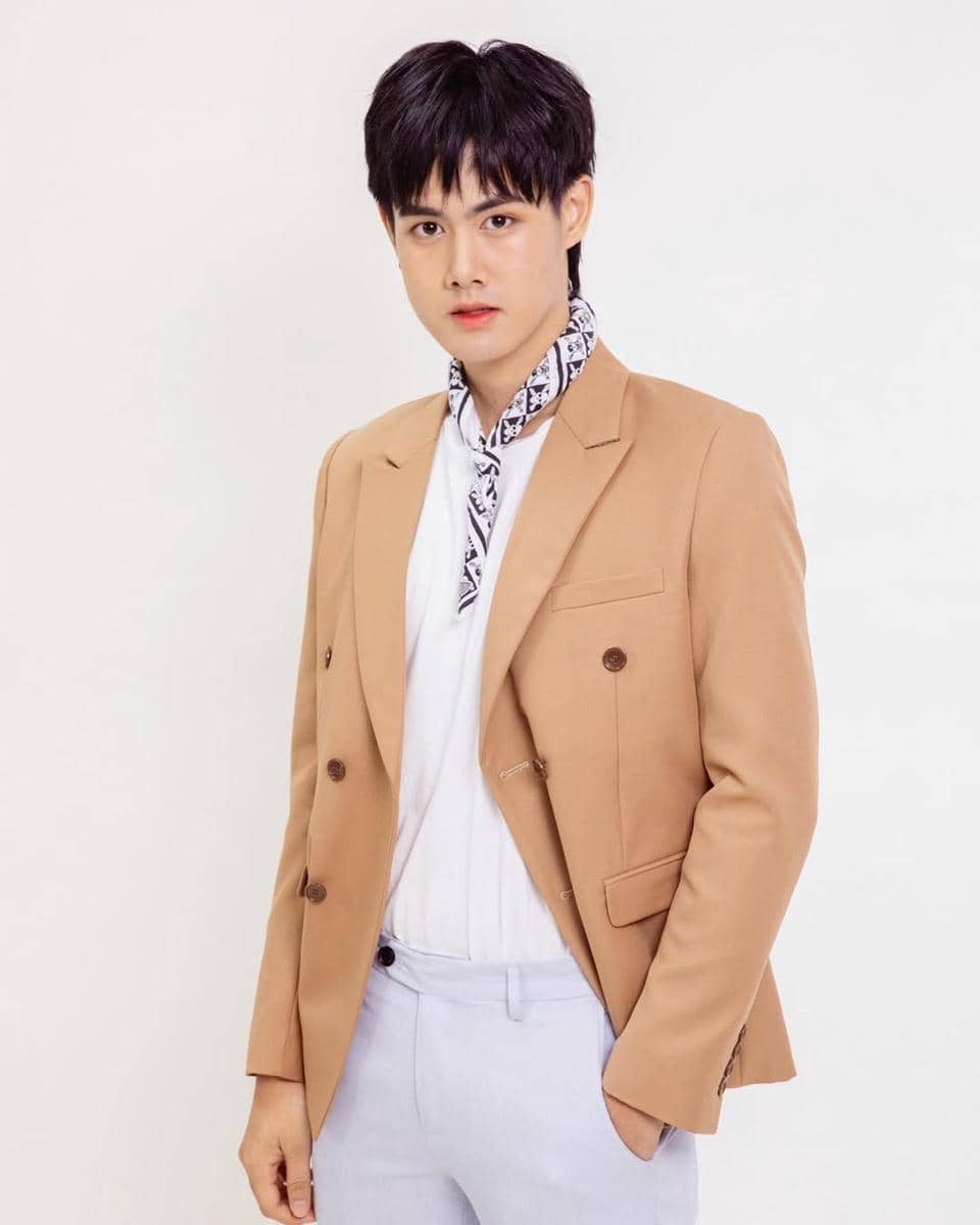 OOTD Natal Kekinian ala Bank Toranin