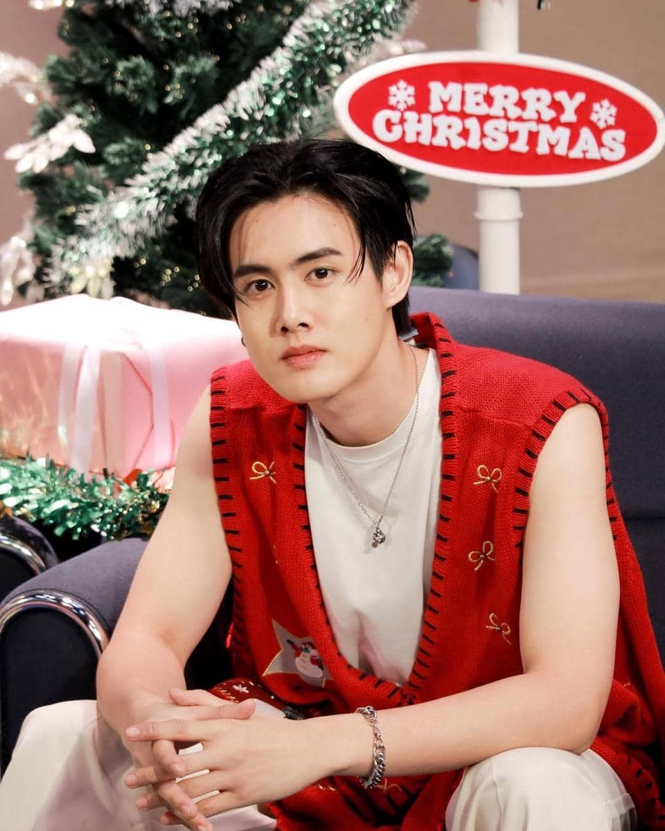 OOTD Natal Kekinian ala Bank Toranin