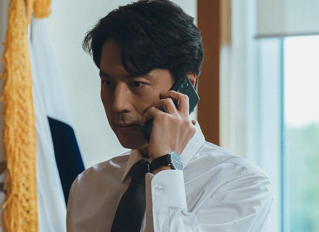 Han Jae Suk di drama Heroes Next Door