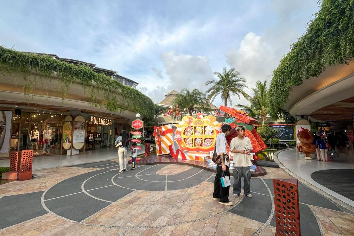 area masuk Beachwalk Shopping Center 