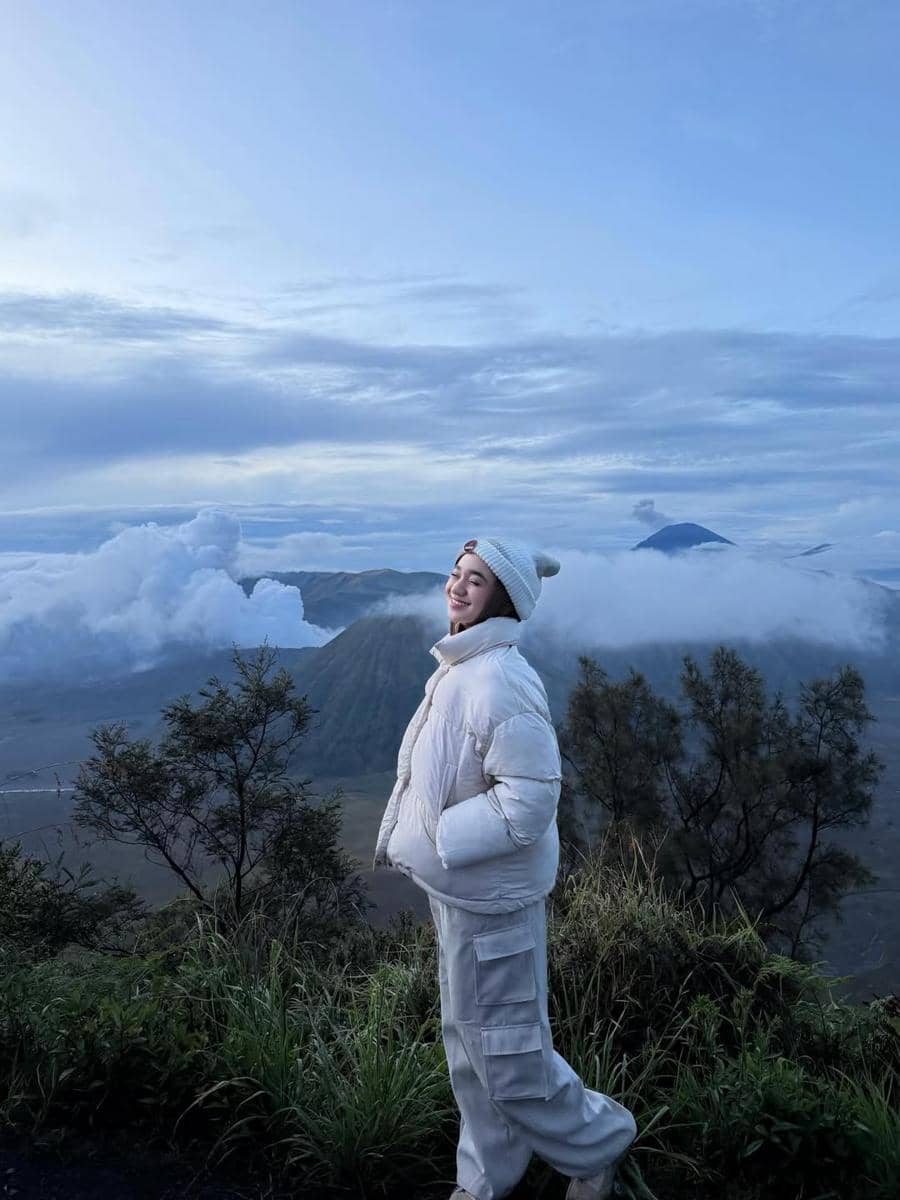 Nabila Taqiyyah dan keluarga liburan ke Gunung Bromo