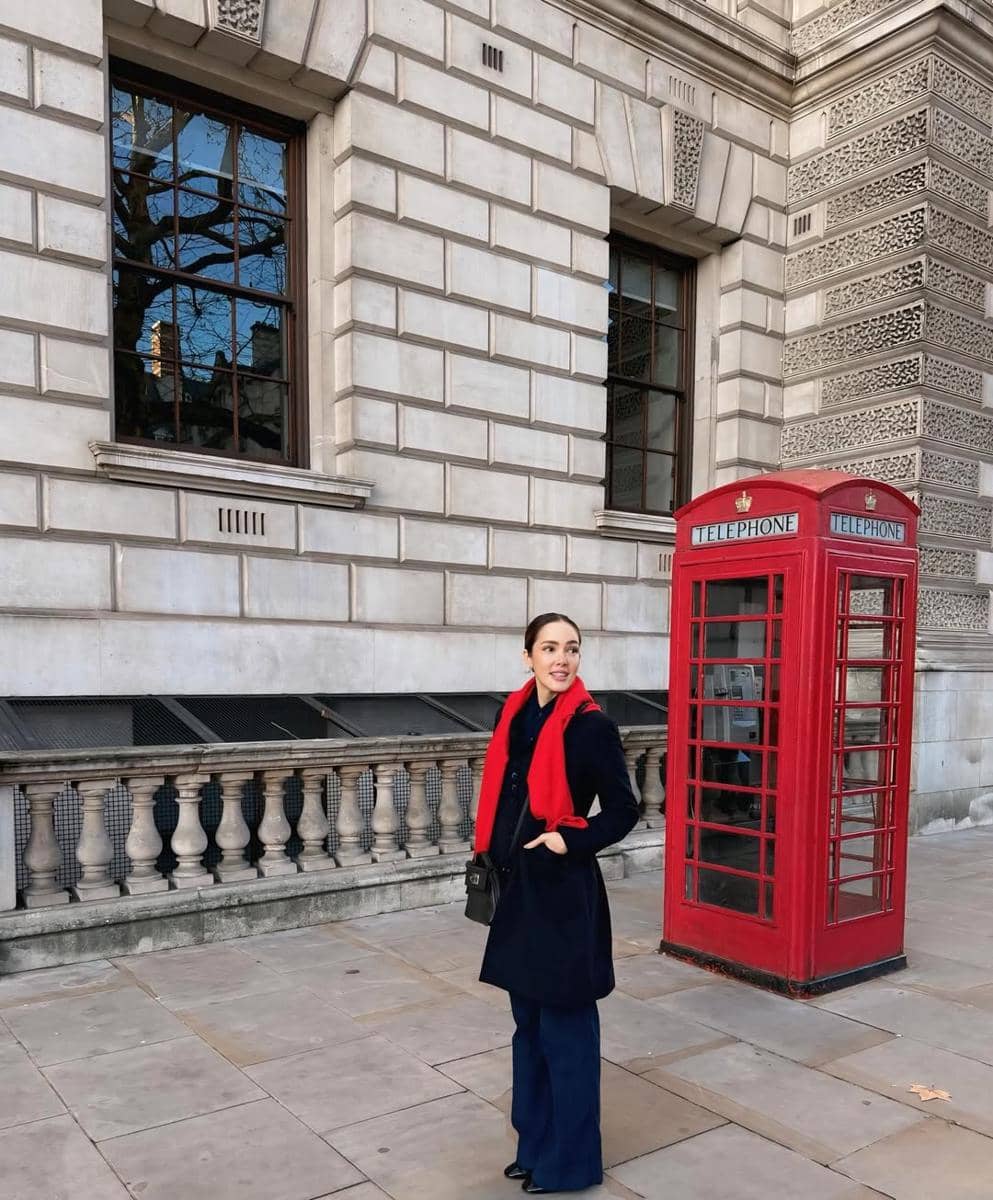 Cathy Sharon menikmati libur natal di London