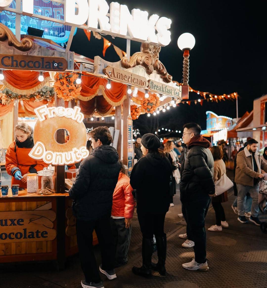 Keluarga Audy Item jalan-jalan ke Winter Wonderland