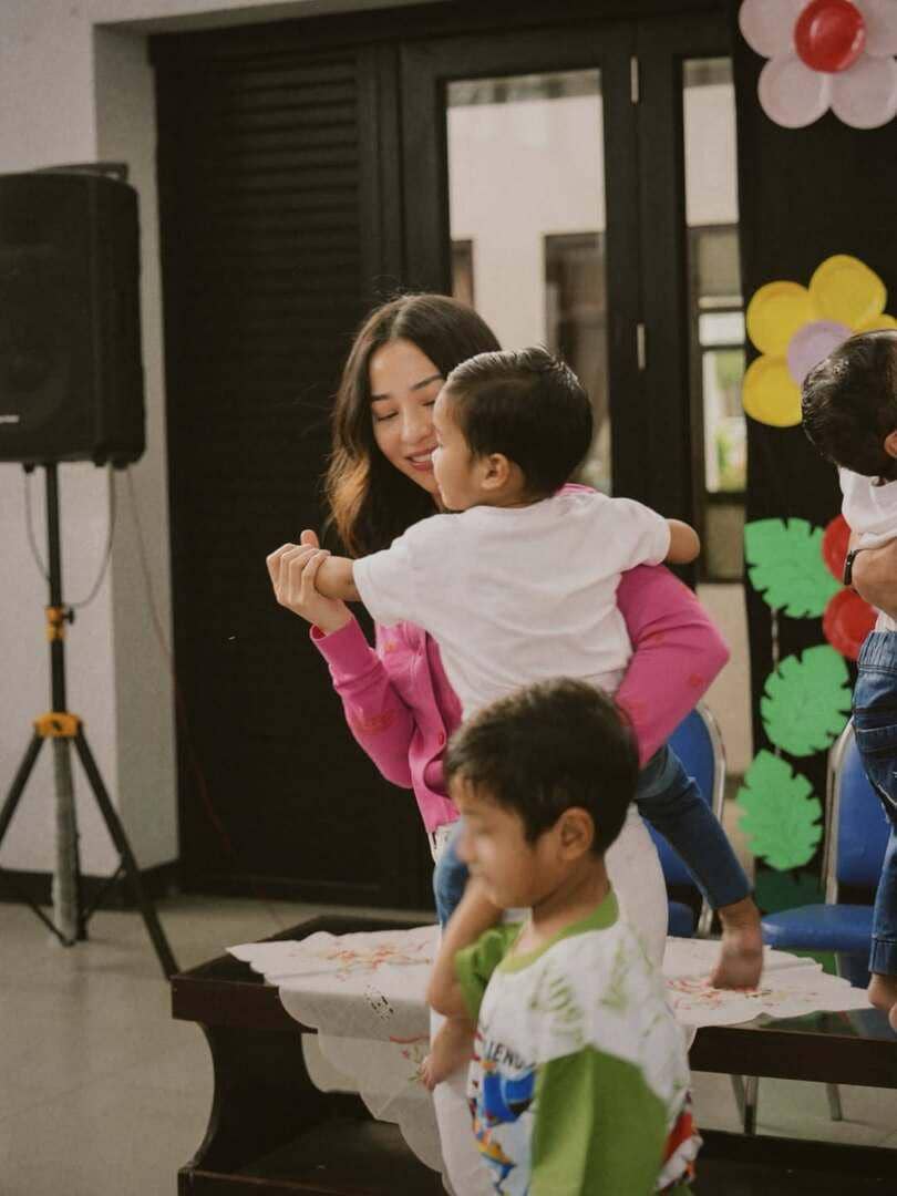 Nikita Willy rayakan ulang tahun Nael di panti asuhan