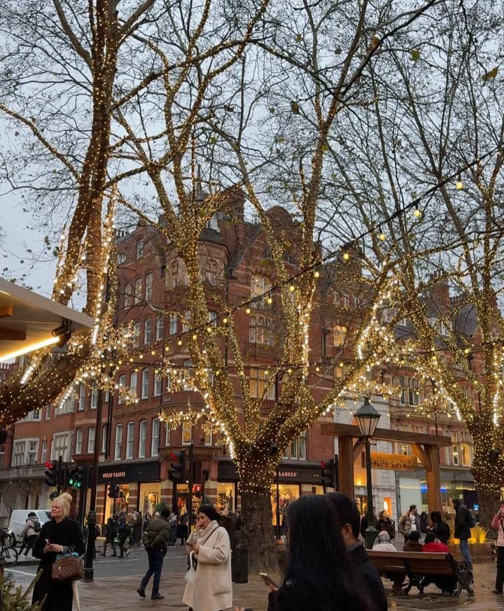 Cathy Sharon menikmati libur natal di London