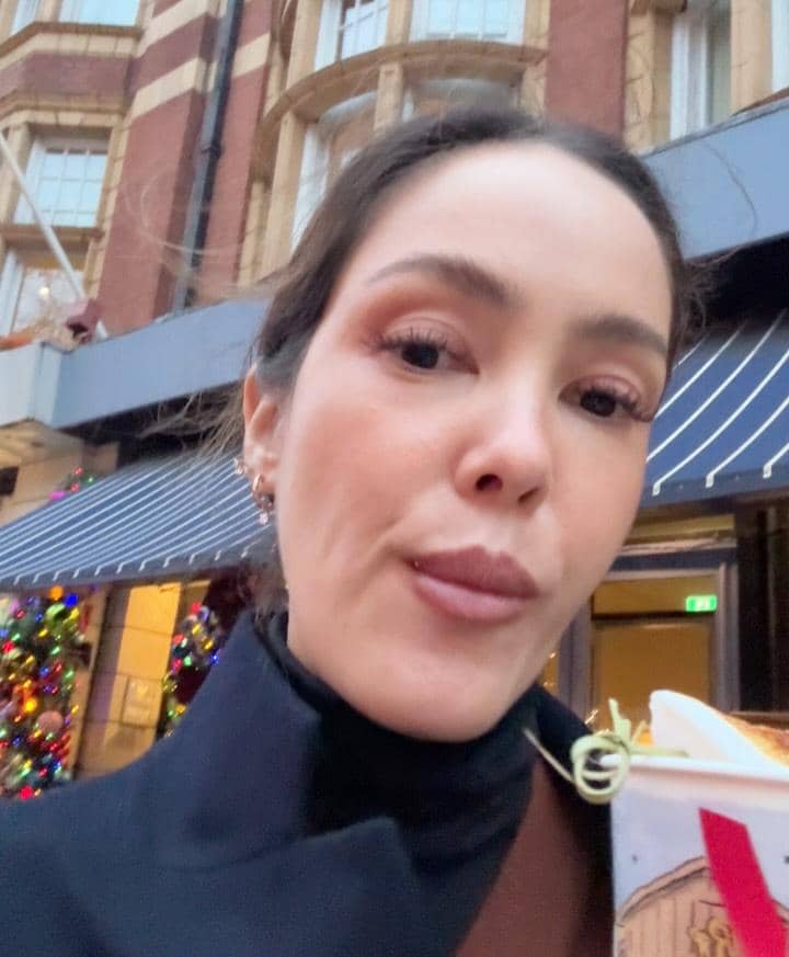 Cathy Sharon menikmati libur natal di London