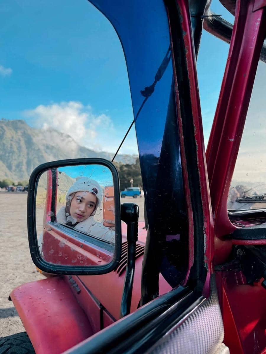 Nabila Taqiyyah dan keluarga liburan ke Gunung Bromo