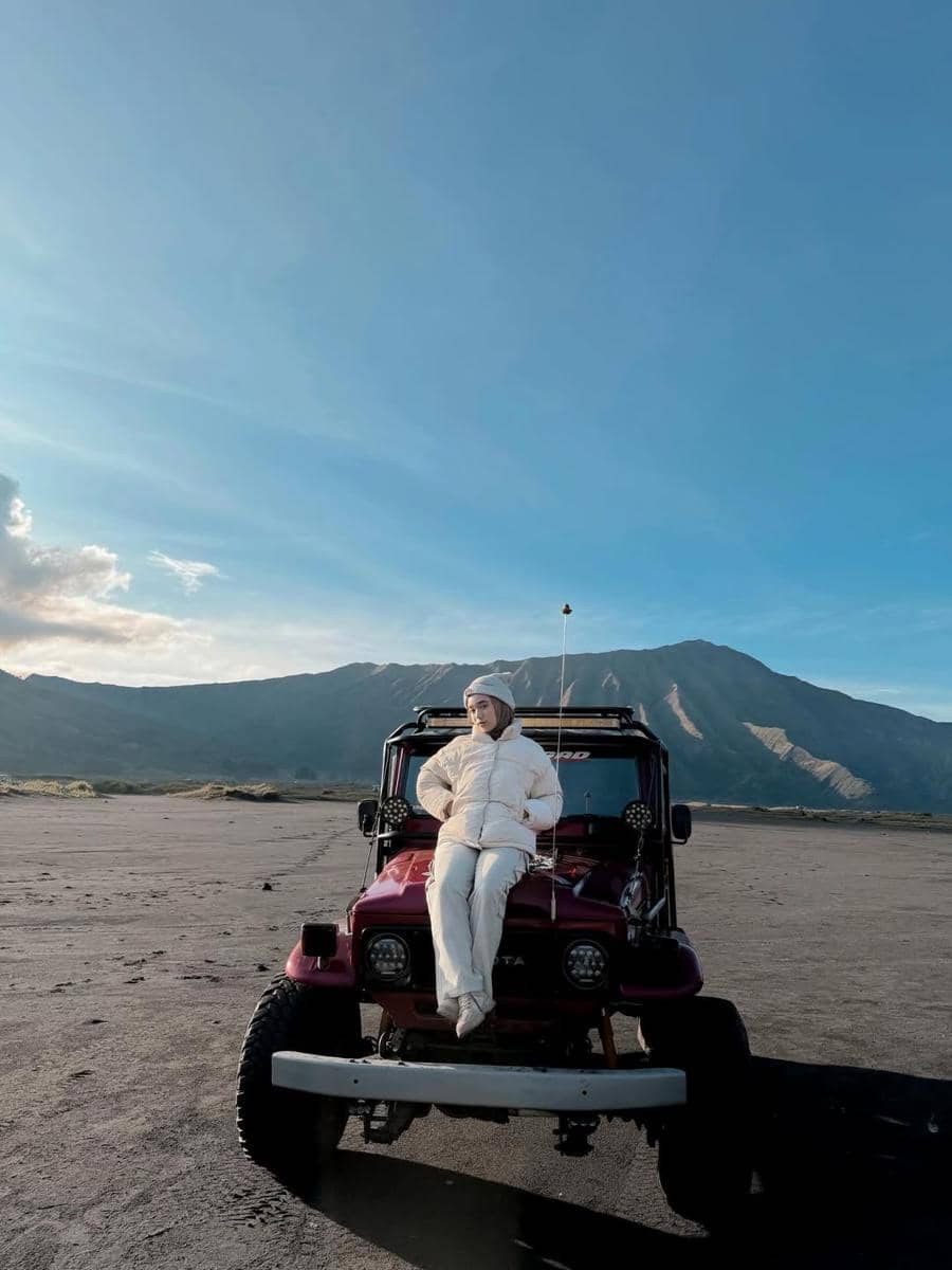 Nabila Taqiyyah dan keluarga liburan ke Gunung Bromo