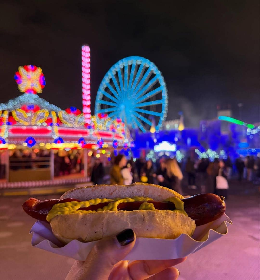 Keluarga Audy Item jalan-jalan ke Winter Wonderland