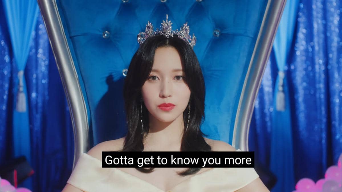 cuplikan mv "The Feels"