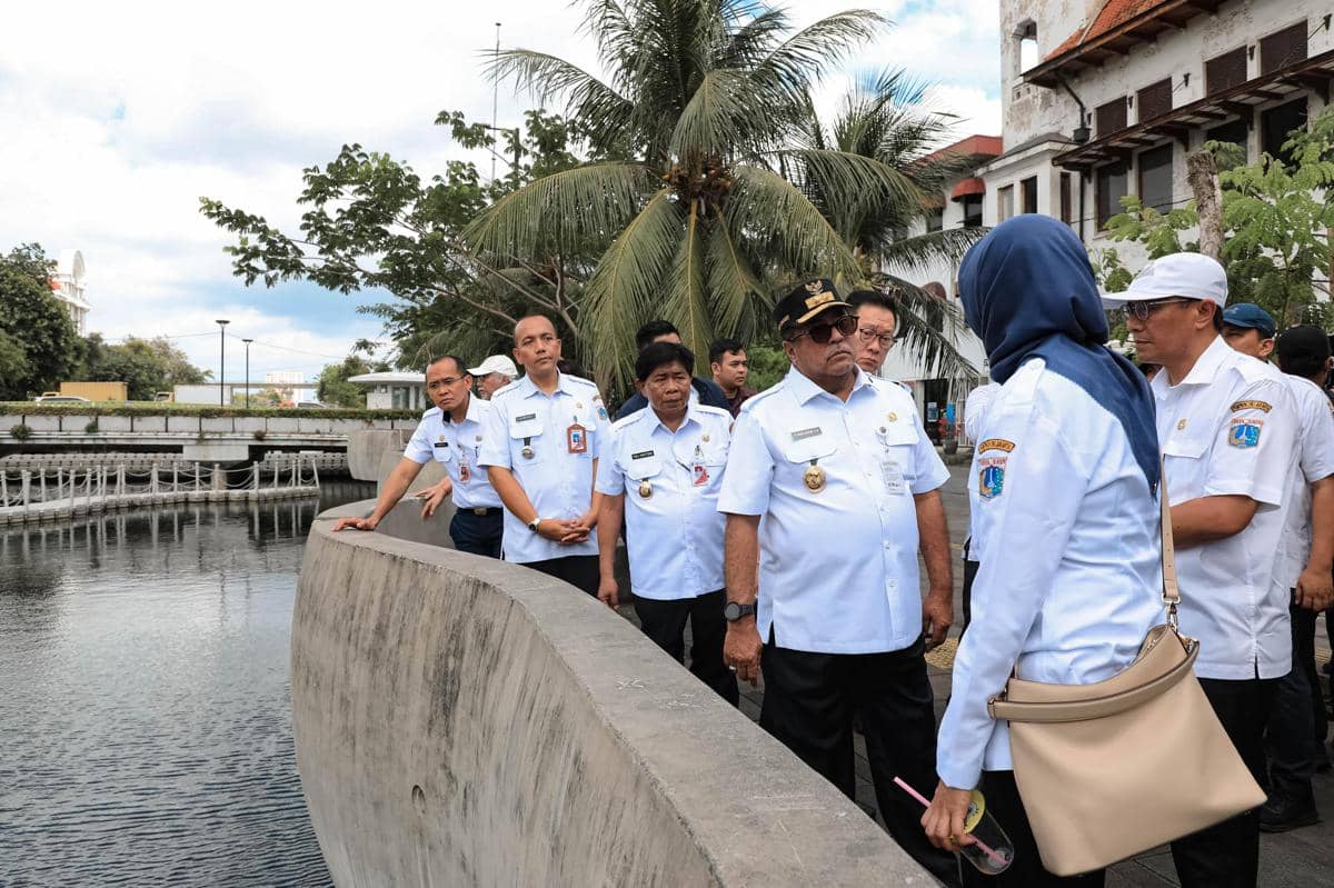 Wakil Gubernur DKI Jakarta Rano Karno saat meninjau Kota Tua
