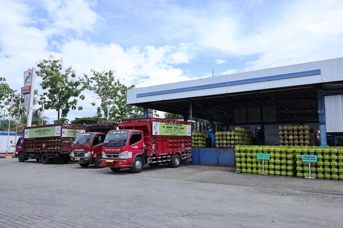 PT Pertamina (Persero) melalui PT Pertamina Patra Niaga menyalurkan pengiriman elpiji melalui jalur laut dengan menyeberangkan mobil tangki LPG (skid tank) dari Lhokseumawe ke Banda Aceh.