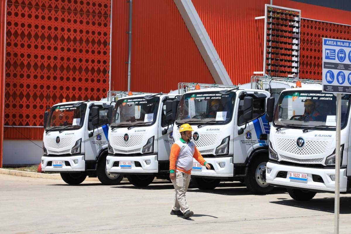 DLH DKI Jakarta perkuat kesiapan operasional Refuse-Derived Fuel (RDF) Plant melalui peluncuran truk compactor tertutup pengangkut sampah