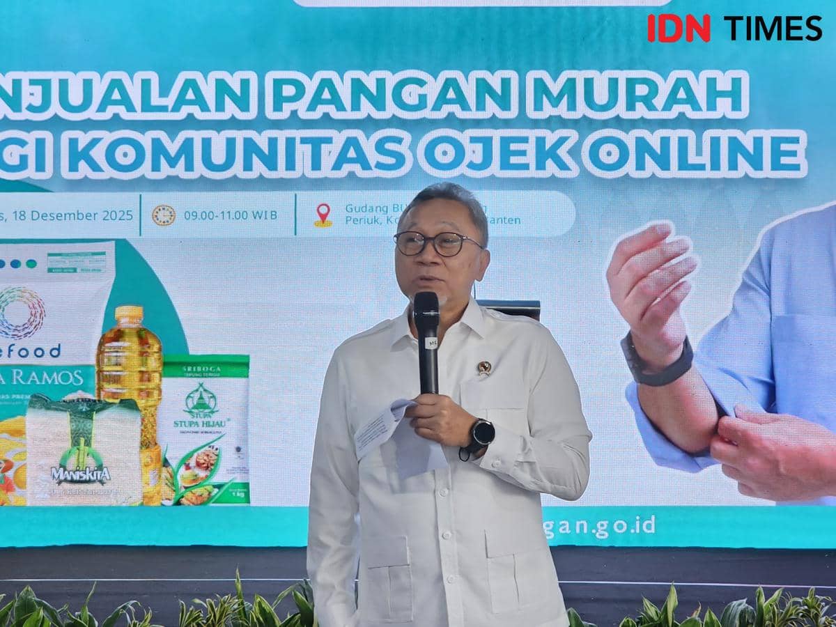 Menko Pangan, Zulkifli Hasan bagikan sembako murah untuk pengemudi ojol di Tangerang