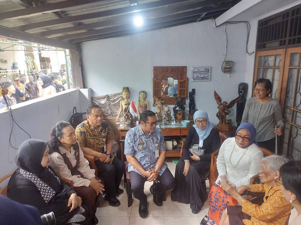 Menteri PPPA, Arifah Fauzi mengunjungi pejuang veteran wanita di Tangerang