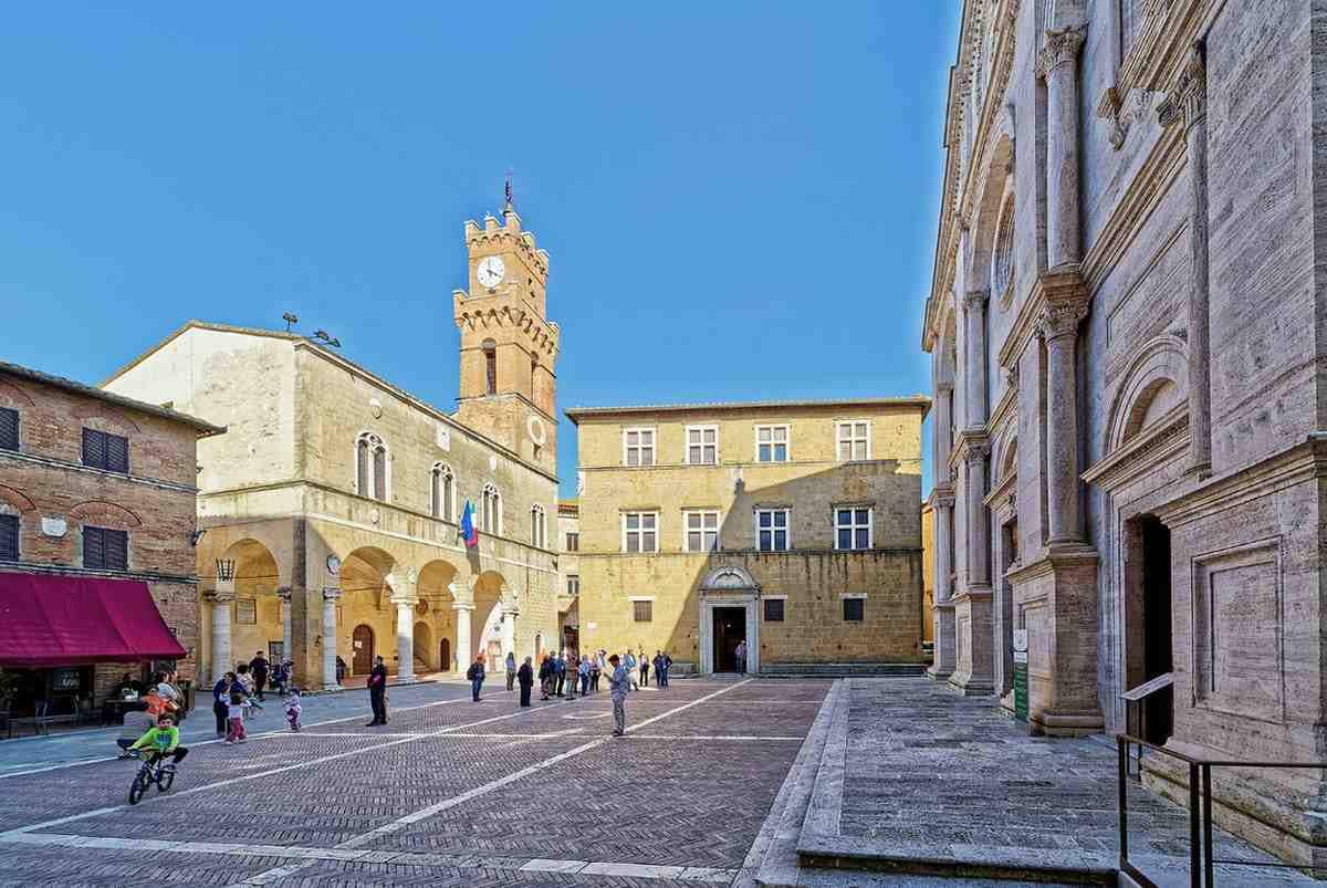 ilustrasi kota Pienza peninggalan renaissance