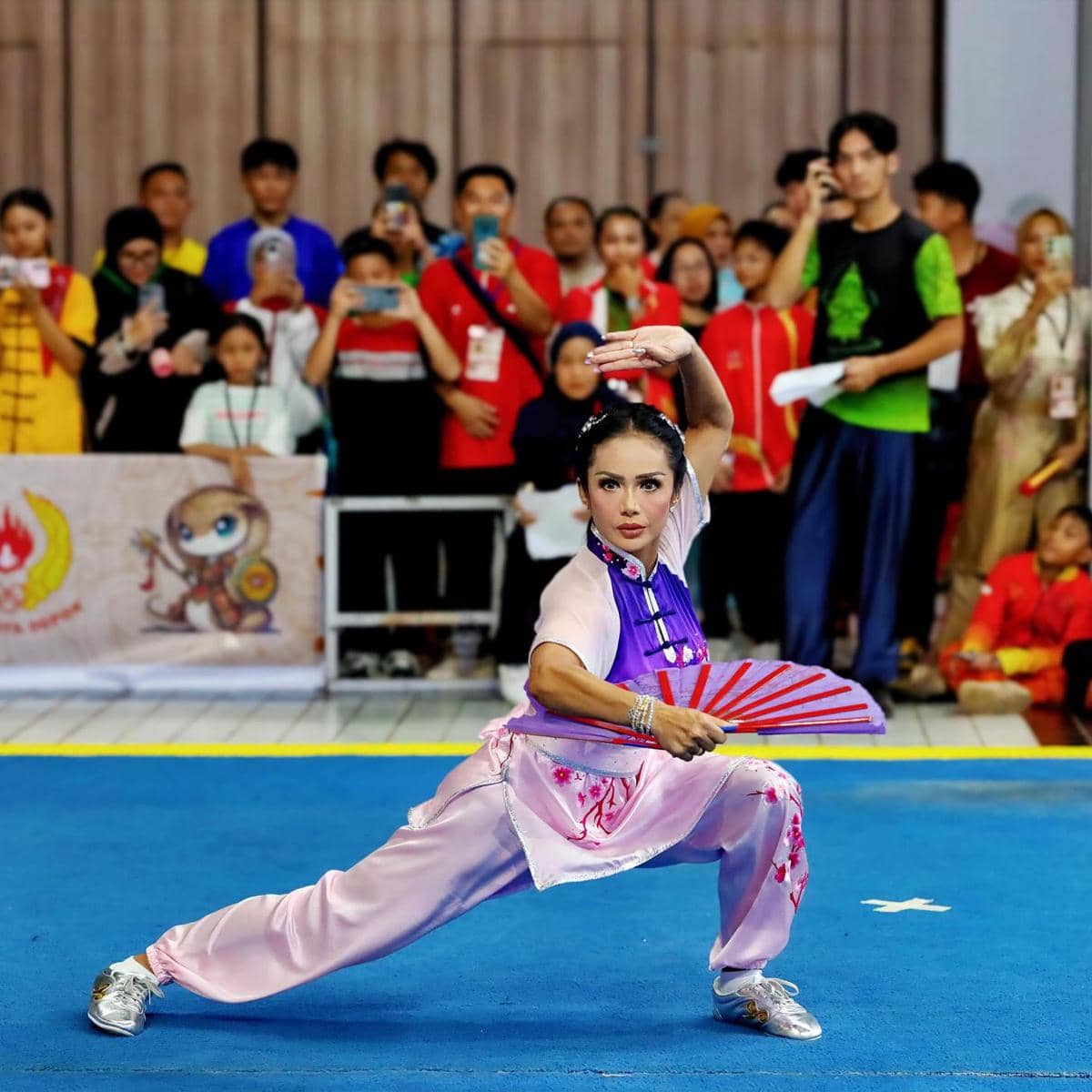 Kris Dayanti Raih Medali Emas di Kejuaraan Wushu (instagram.com/krisdayantilemos)