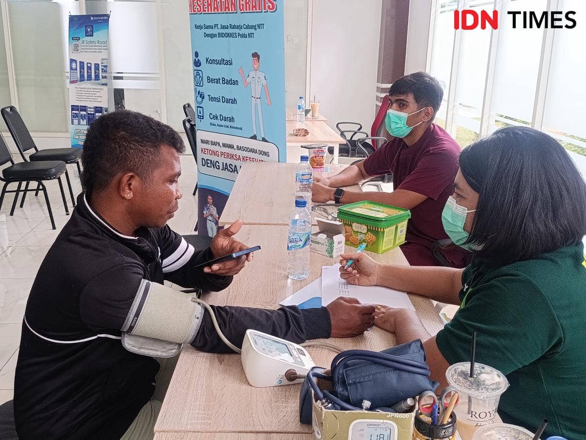 Pelayanan kesehatan gratis di Terminal Bimoku.