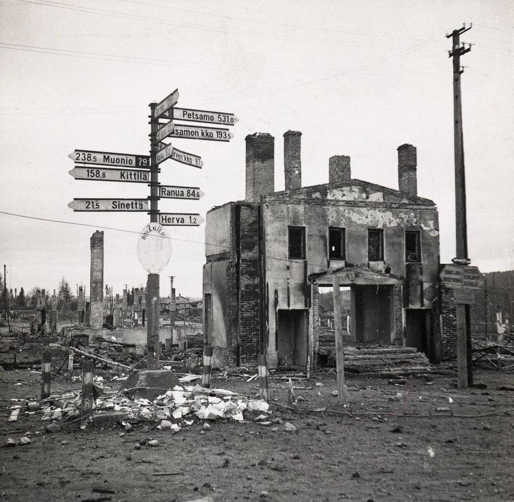 Potret bangunan yang hancur di Rovaniemi pada 1944 