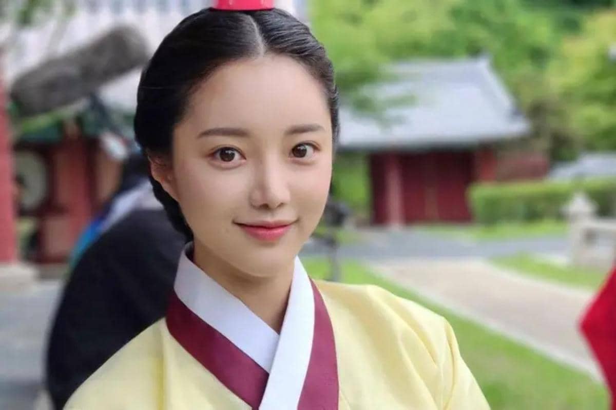 Potret Han So Eun di balik layar Our Blooming Youth