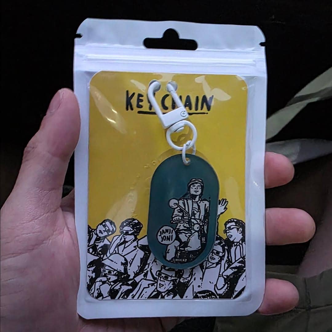 Omara Esteghlal ke toko buku bareng sahabat