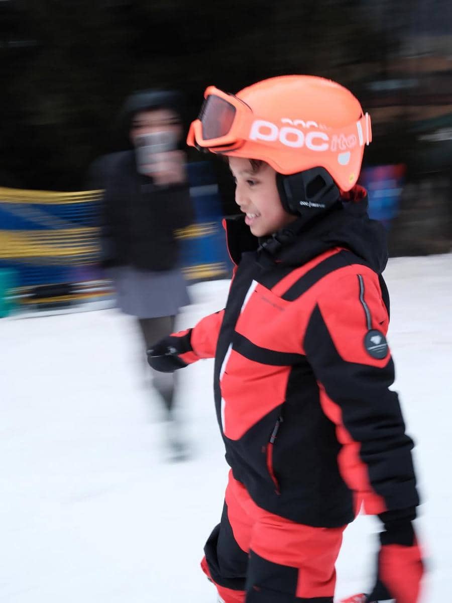 Keluarga Rachel Vennya main salju saat di Italia