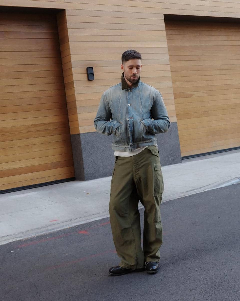 Gaya ala Daniel Simmons