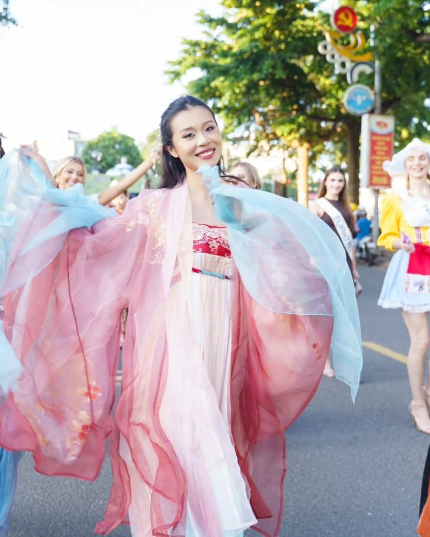 potret Sienna Xiong, Miss Cosmo Taiwan 2025 