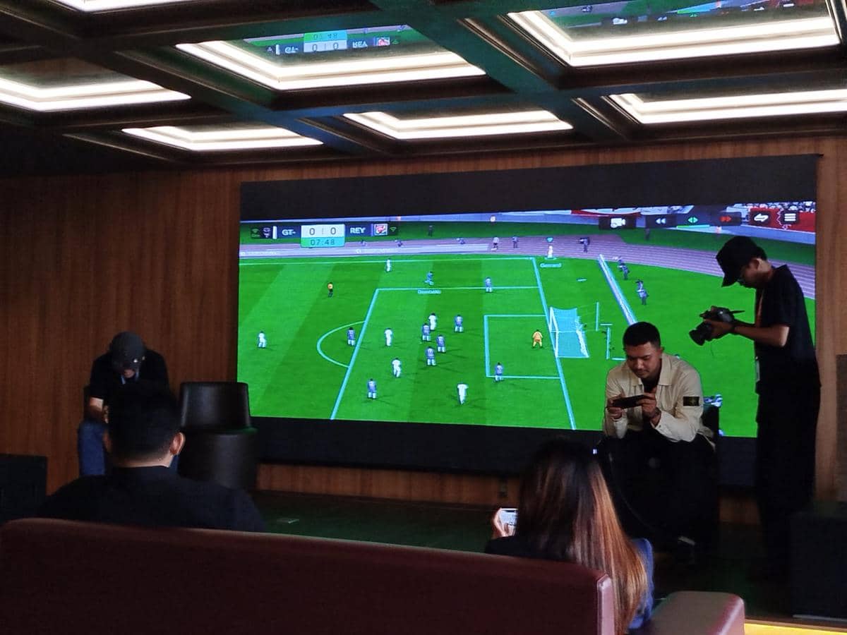 Komentator Bahasa Indonesia hadir di EA Sports FC Mobile
