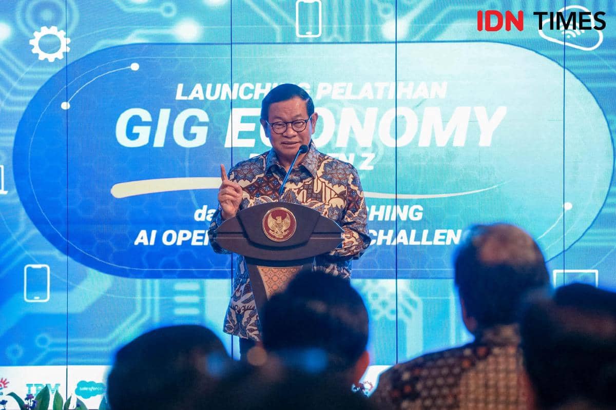 Gubernur DKI Jakarta, Pramono Anung, menghadiri peluncuran program Gig Economy bagi Generasi Z sekaligus soft launching AI Innovation Challenge di Jakarta Creative Hub