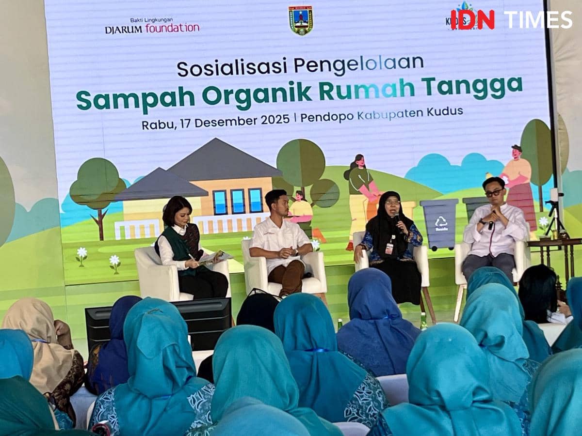 Sosialisasi Pengelolaan Sampah Organik Rumah Tangga yang diadakan Bakti Lingkungan Djarum Foundation (BLDF) bersama Tim Penggerak Pemberdayaan dan Kesejahteraan Keluarga (TP PKK) Kabupaten Kudus, Rabu (17/12/2025). (IDN Times/Dhana Kencana)