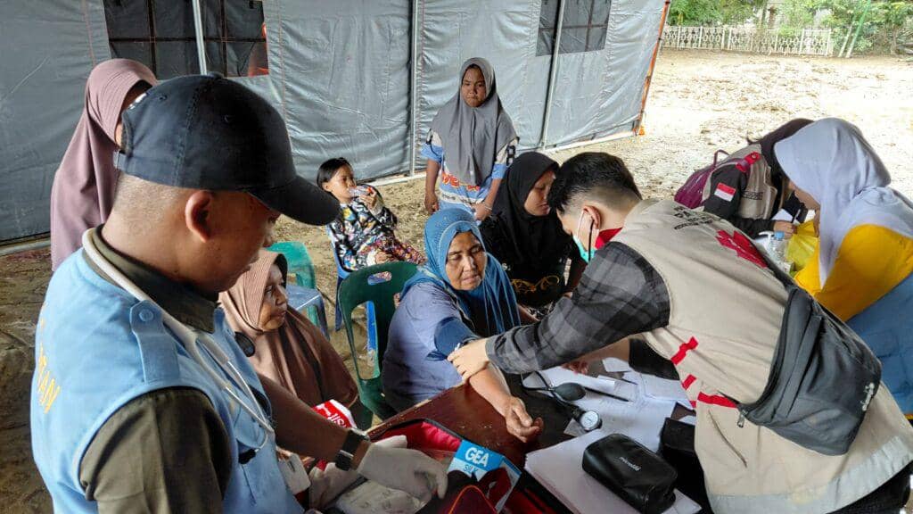 Tim PKM Tanggap Darurat Bencana Universitas Lampung (Unila) melakukan mobilisasi pelayanan kesehatan di wilayah terdampak banjir Kabupaten Aceh Tamiang