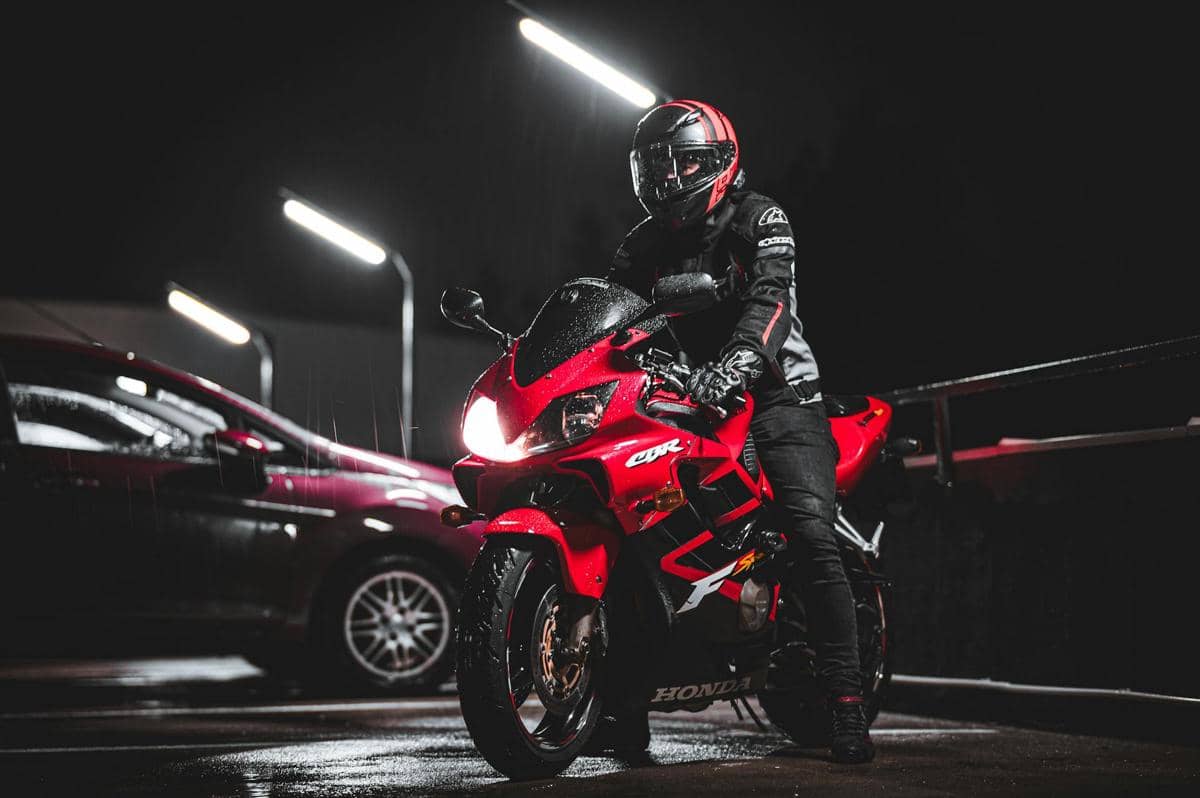 ilustrasi motor