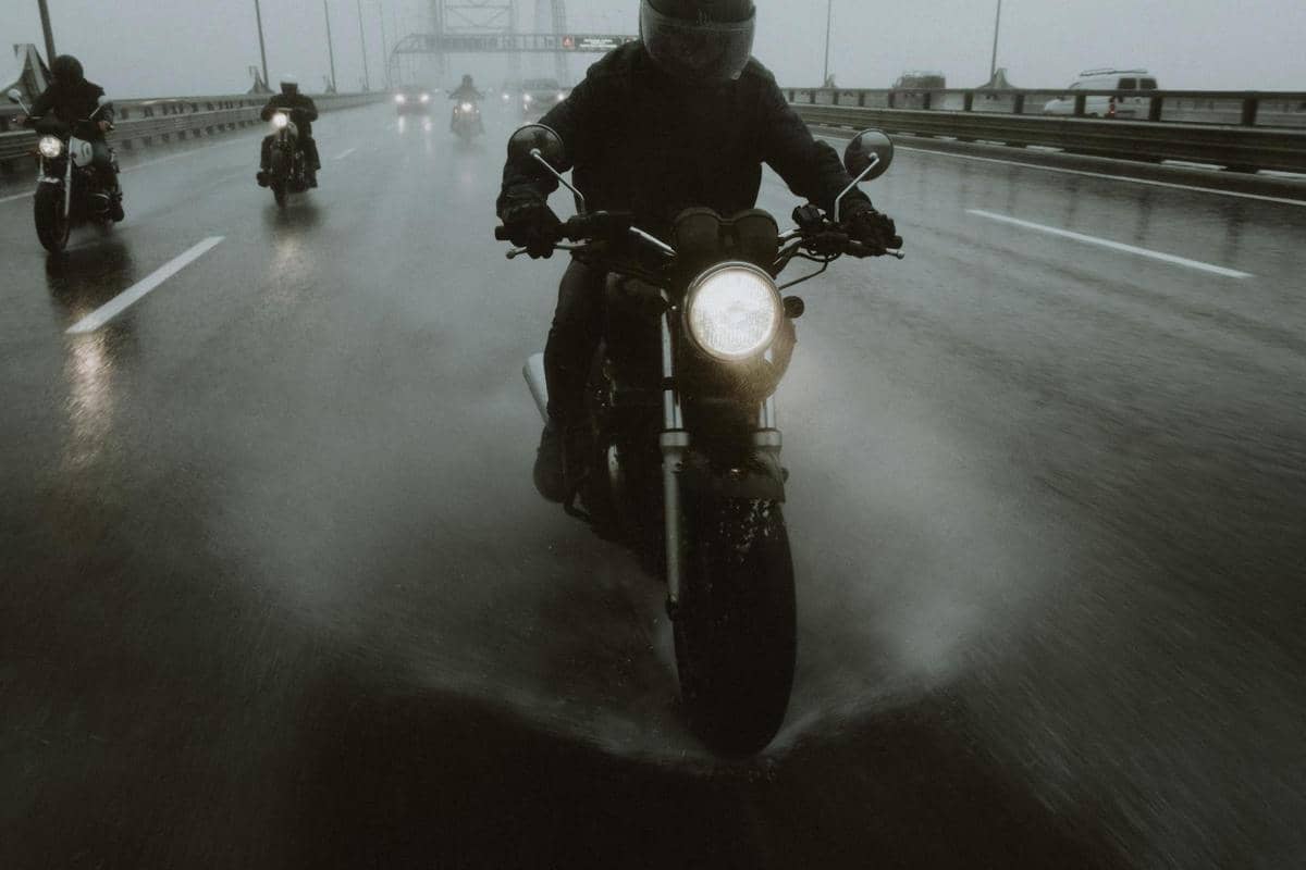 ilustrasi motor 