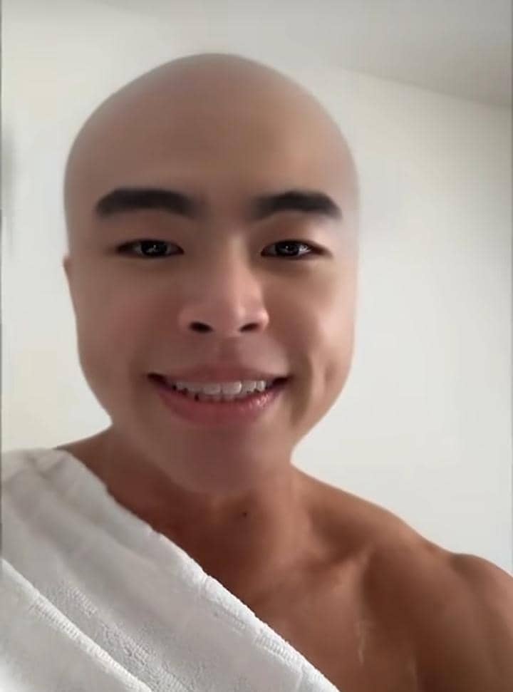 Steven Wongso umrah pertama kali setelah mualaf 