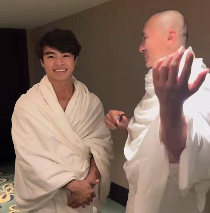 Steven Wongso umrah pertama kali setelah mualaf 