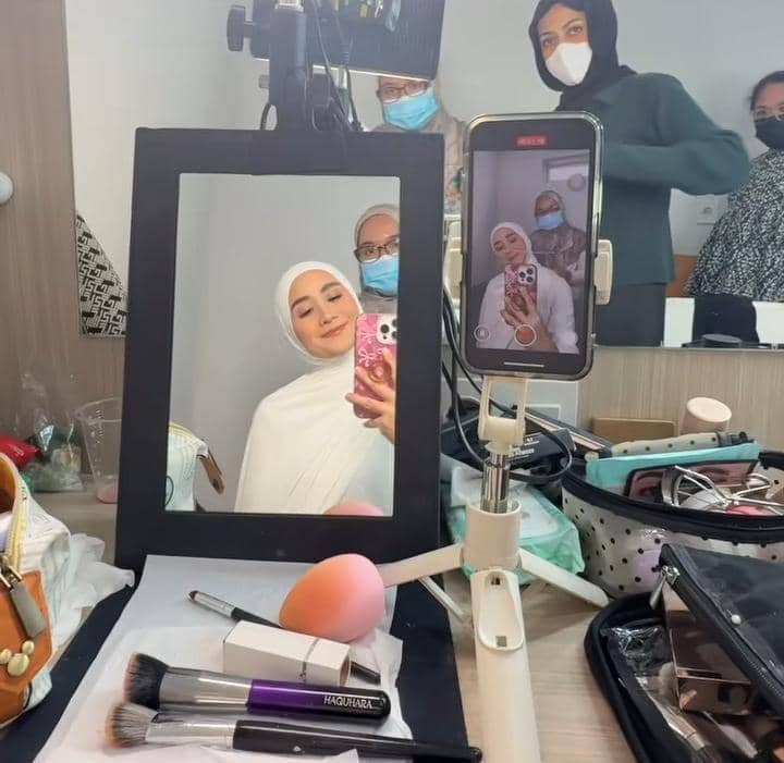 Ryana Dea dirawat karena luka di saluran pencernaan