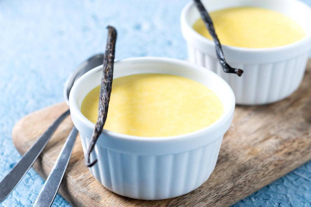 ilustrasi vanilla custard sauce