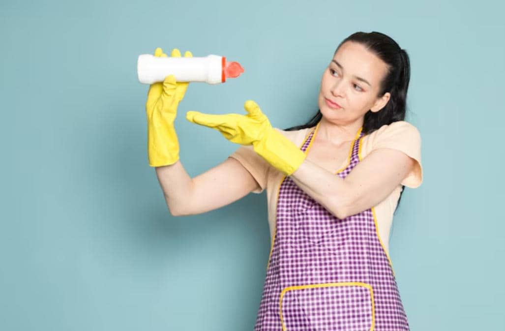 ilustrasi pakai pemutih pakaian