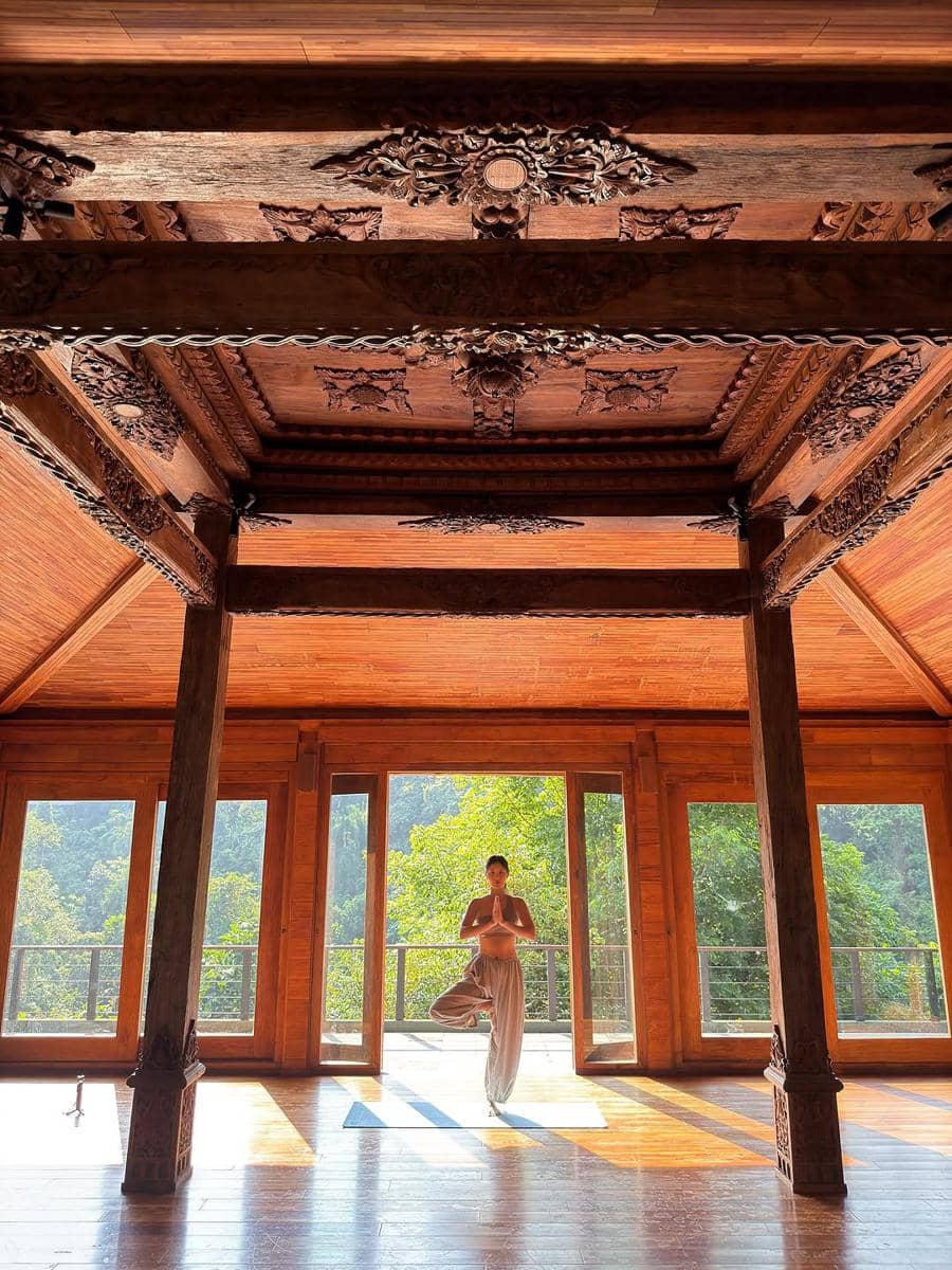 potret Kang So Yeon Single's Inferno liburan di Bali