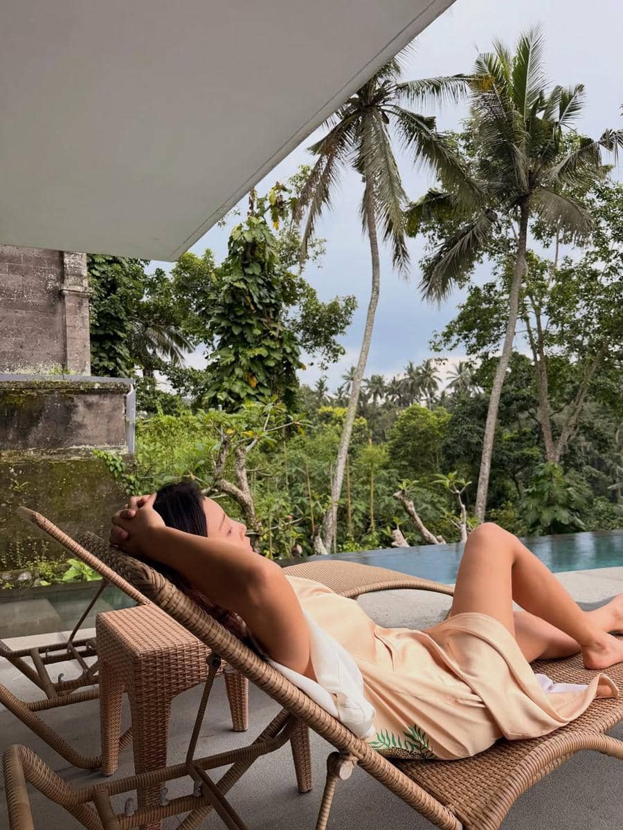 potret Kang So Yeon Single's Inferno liburan di Bali