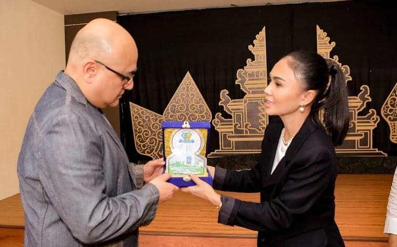 Akrab Yuni Shara dan Maia-Irwan (instagram.com/yunishara36)