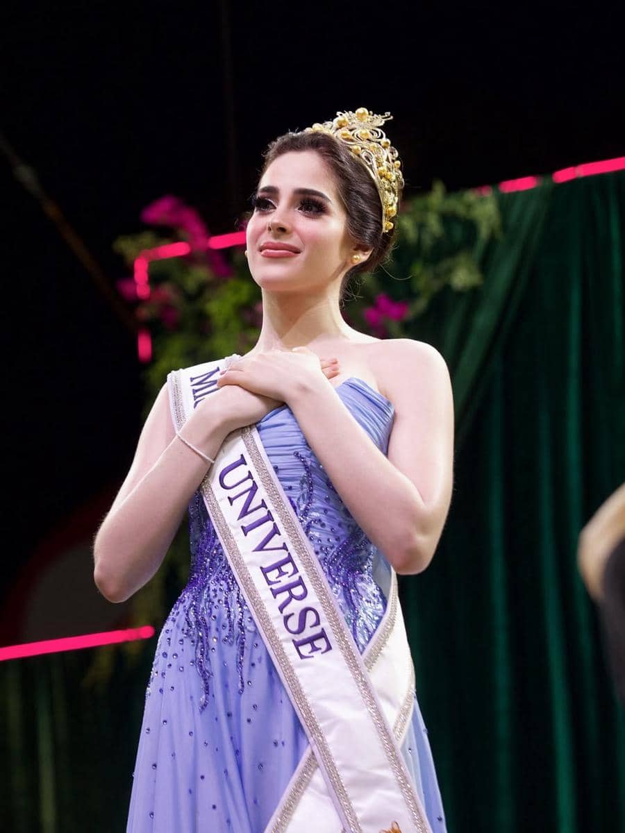 potret homecoming Fatima Bosch, Miss Universe 2025