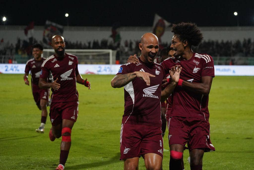 PSM Makassar versus Persebaya Surabaya di BRI Super League 2025/2026.