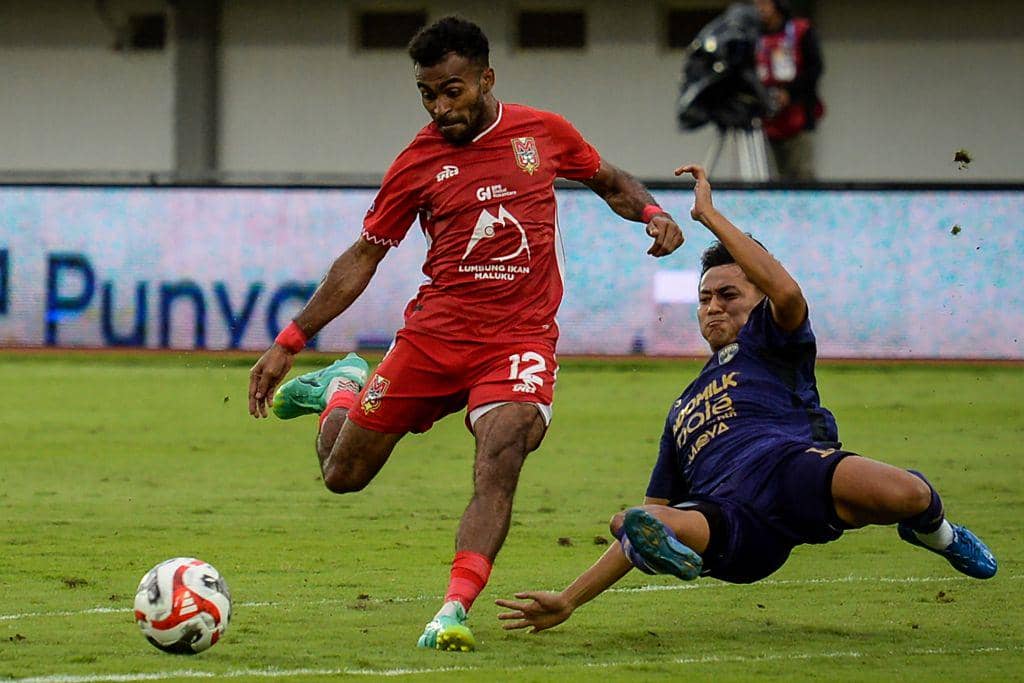 Persita Tangerang versus Malut United di BRI Super League 2025/2026.